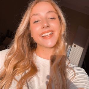 Meet your Posher, Ava